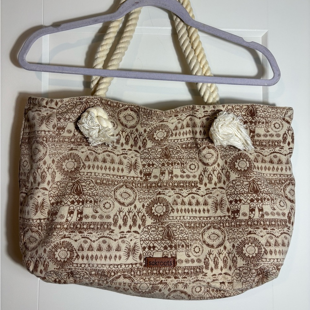 Sakroots Bayside Reversible Tote‎ in Tobacco Batik World.